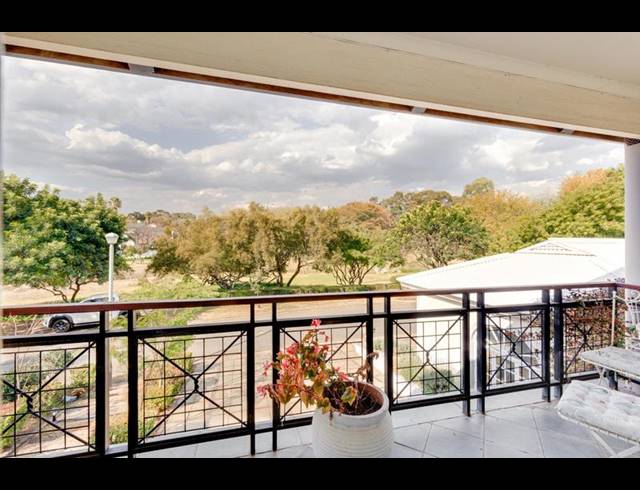 5 BEDROOM HOUSE FOR SALE IN FOURWAYS GARDENS